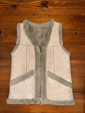 Pure New Wool reversible sheepskin vest 34 EUC